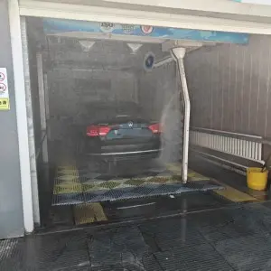 automatic touchless car wash machine